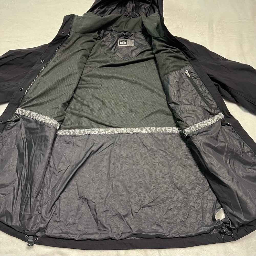 REI Belltown Women’s Rain Jacket Size Small - Picture 2 of 8